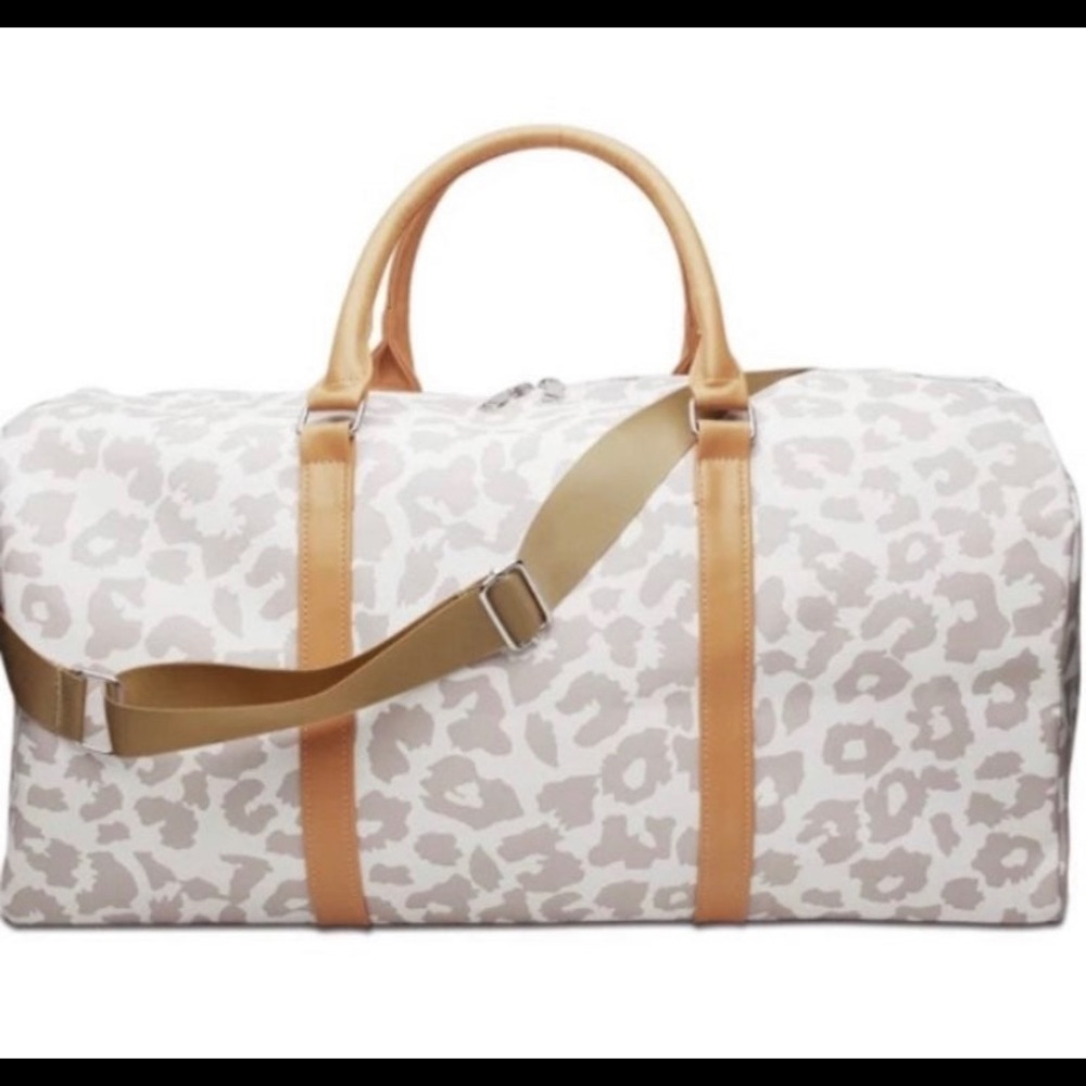 Snow leopard duffel bag